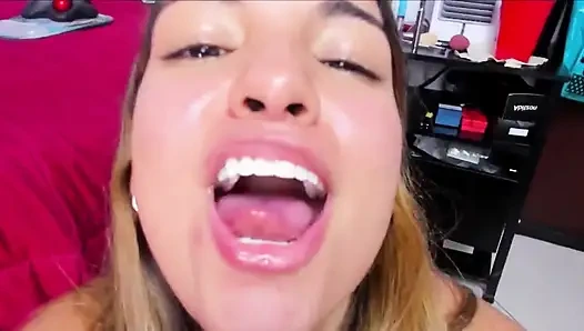 Amcığımın bu kadar yağlanması, gelip amımı emmesi mümkün değil ki patlasın