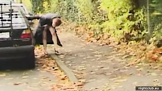 Kadın bir karavanda hızlı seks yapmak için baştan çıkardı