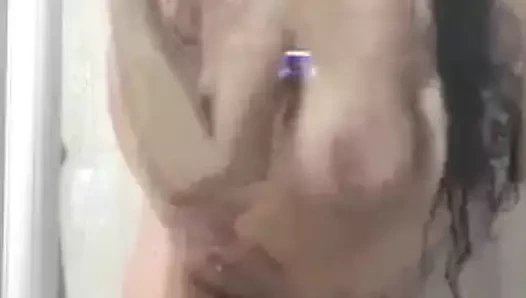 Sıcak milf becerdin sert içinde duş