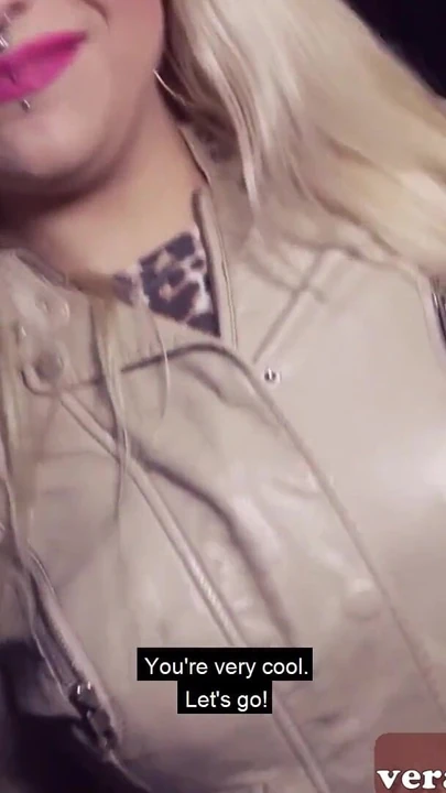 Потрясающий момент от "Пухлая немецкая тинка-блондинка на свидании на улице в эроком-любительском видео"