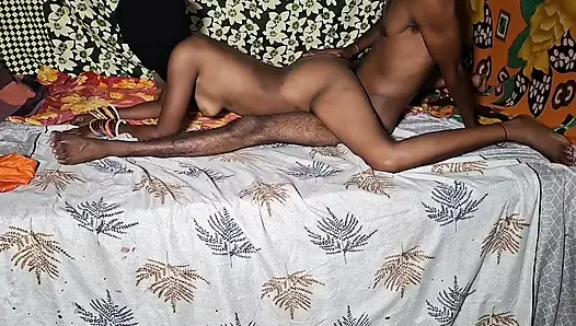 Xxx Desi Hintli kadınlar sert yeni pozisyon tarzı seks videosu gerçek Desi