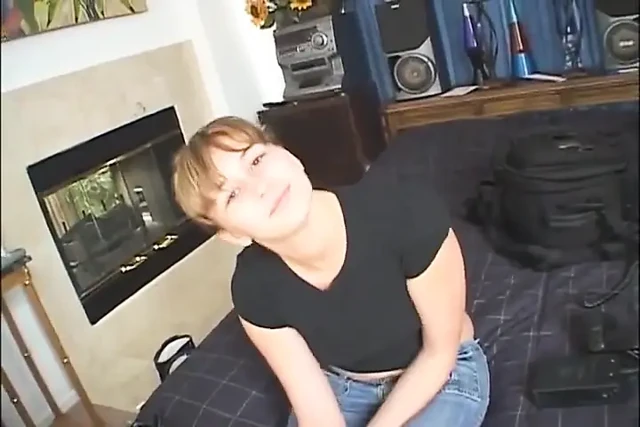 İç Çamaşırlı Büyük Memeli Orta Yaşlı Seksi Kadın Sert Sikiliyor... Filmi Filme Alıyor!