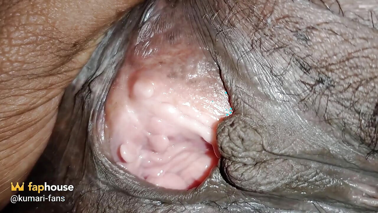 Bu gece kocam büyük penisini kullanarak benimle anal seks yapmaya çalışacak. Bakalım senin için nasıl hissettirmiş.