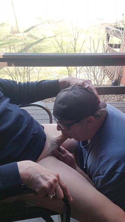 Sandusky Michigan'da Johnnys güvertesinde öğle yemeği için İtalyan sosisi! #jimmmyflufferporn jimthedicksucker'a yahoo'da e-posta gönder | Klip 2