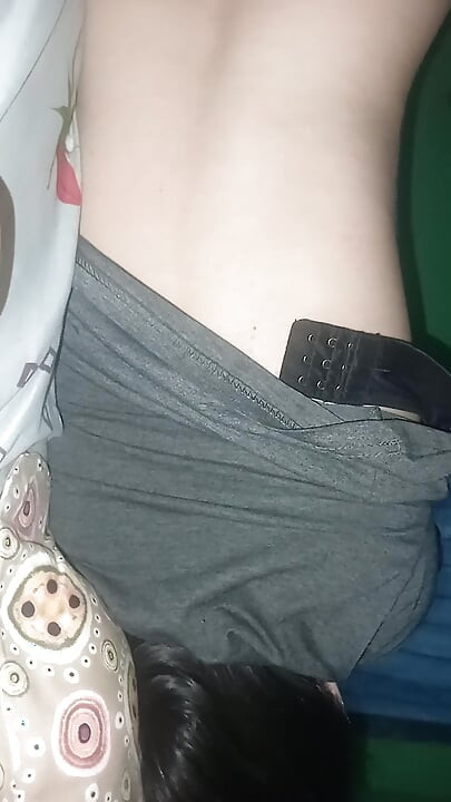Üvey kız kardeşimin götüne soktum