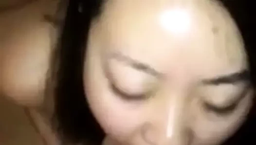 Sürtük ağzına alıyor