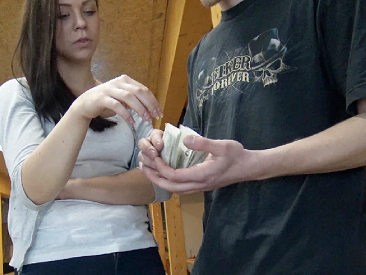 Hunt4k. tatlı para kazanmak için yabancıyla sevişiyor...