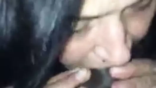 Büyük zenci emiyor