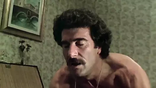 Moana pozzi: önce striptiz yapıyor ve sonra düzgünce sikiliyor