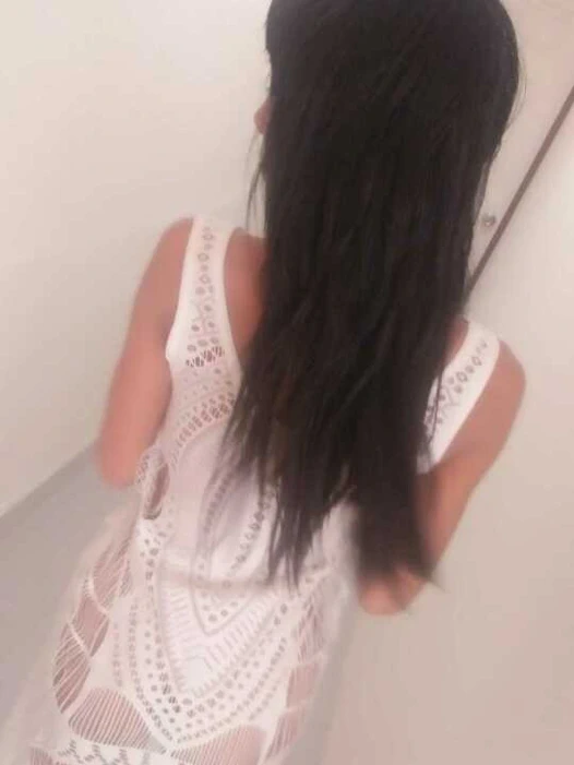 Asyalı yüzsüz kız götten sikişmeyi seviyor ve arka kapısı gerçekten dar. birinde gerçekten iyi bir delik.