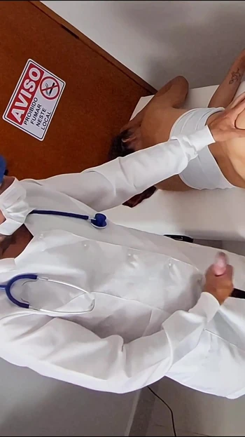 Незабываемый момент из "Мой гинеколог засунул палец в мою задницу"