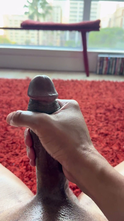 Kalın zonklayan büyük zenci yarağımı 31 ve sağıyor