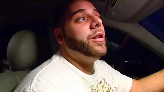 Sarışın seksi bir kızın tatlı ağzı için büyük büyük bir yarak