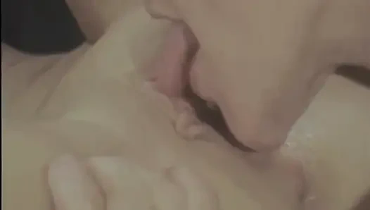 Mükemmel Sarışın Poposu Sövüyor