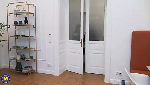 Olgun üvey anneler ile çılgın sıcak seks