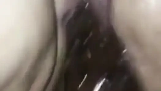 Yumruk sokma Polonyalı iri güzel kadın yoğun inleyerek fışkırtarak orgazm oluyor