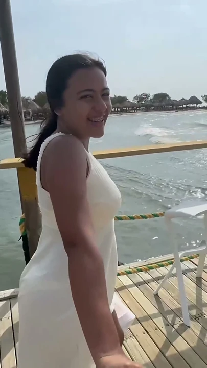 Çaresiz bir turisti sikiyorum