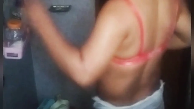 Indian Cute Bhabi ji ne kiyahe washroom a Shower akela akela