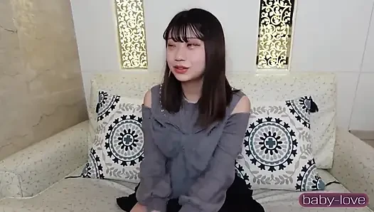Üniversiteli kız gizli bir kaos içinde yatağı sırılsıklam yapıyor, dikkatsiz bir çifte bitirmeden önce kendini kaybediyor bölüm 1