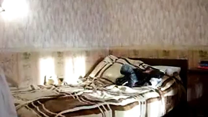 Güzel genç kız içine kaba sikme