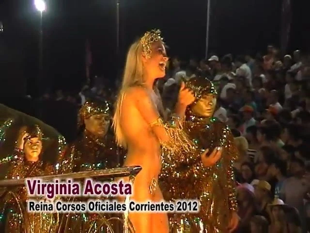 Virginia acosta, corrientes karnavalının çıplak kraliçesi
