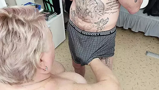 Kayınvalidenin büyük göğüslerine boşalma