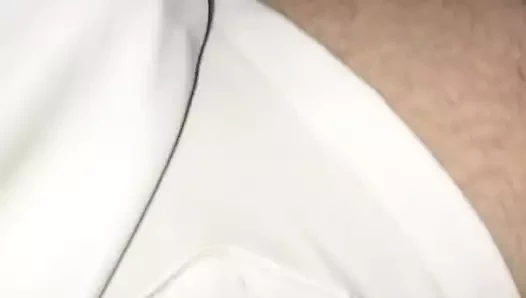 Yeni beyaz nike futbol şortumda ben