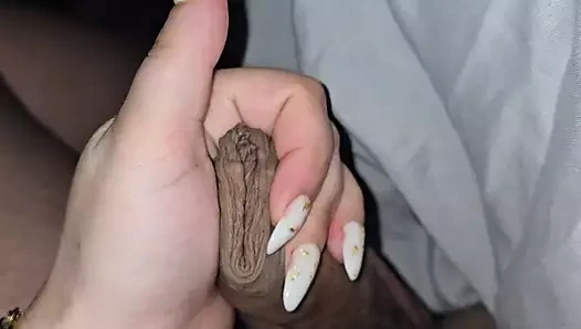 Üvey anne mastürbasyon yaparak üvey oğlunun sikini uyandırdı