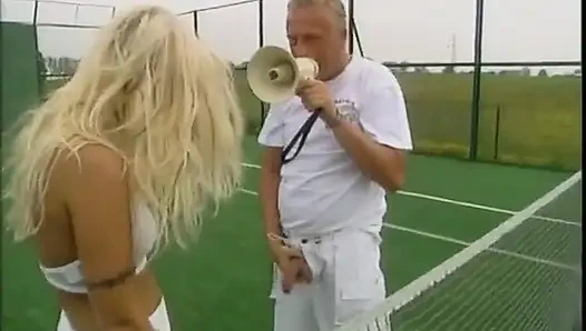 Tenis koçu göt deliğini sikiyor