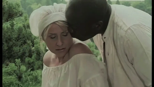 Göğüslü Kölenin Penisine Biniyor