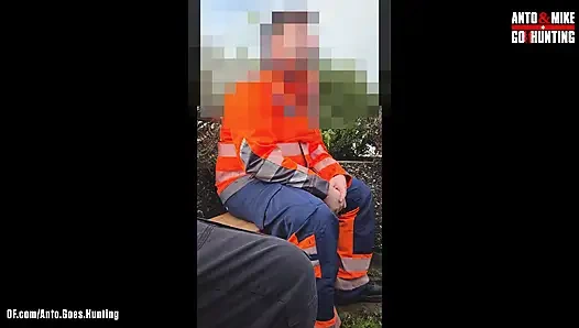 Parkta tanıştığım heteroseksüel tombul inşaat işçisi ilk meraklı deneyimi için geliyor