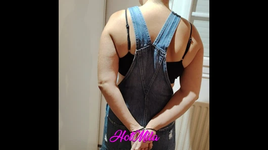 Oda arkadaşımı bağlıyorum ve beni emmeyi kabul ediyor, böylece onu serbest bırakıyorum