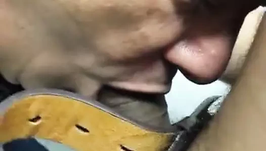 Baixinho beni chupa yedi gozar - 3 de 3