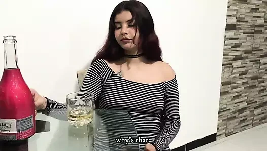 Üvey kız kardeş inadına üvey erkek kardeşinin büyük yarağına biniyor - İspanyolca porno