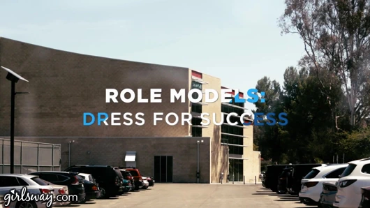 Girlsway olgun lezbiyen hediyeler aidra fox a power suit