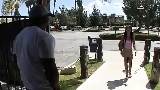 Rhianna Ryan bazı siyah maceralar yaşıyor. Rhianna Ryan, Bay Marcus - sapık orta yaşlı seksi kadınlar