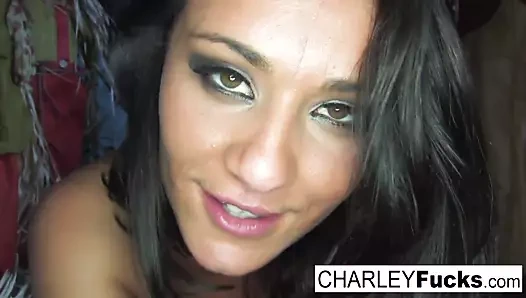 Charley kovalamak cums tüm üzerinde