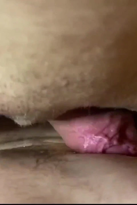 Fahişe ftm amcığı sert yarakla ovuşturuyor