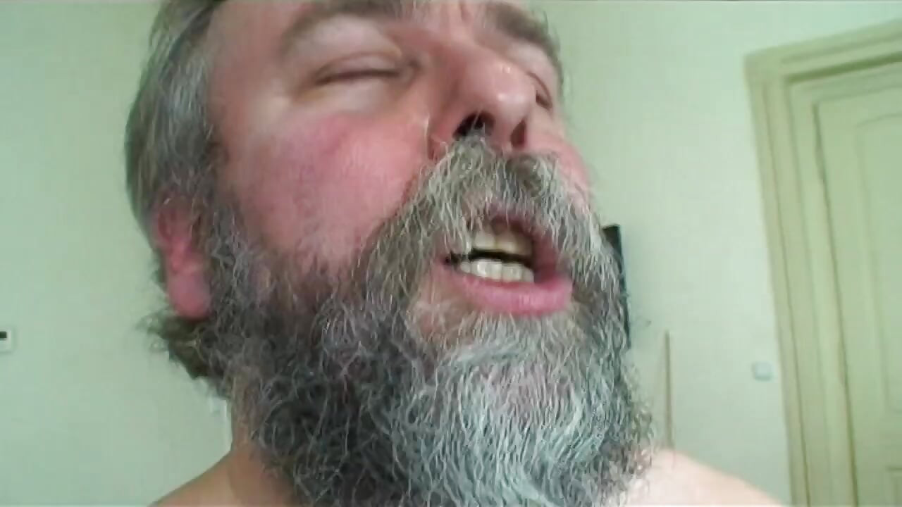 Üvey kız kardeşimin yarağı hiç de fena değil!