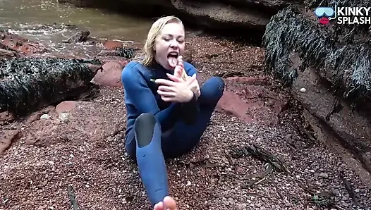 Salty wetsuit toe emiyor sürtük