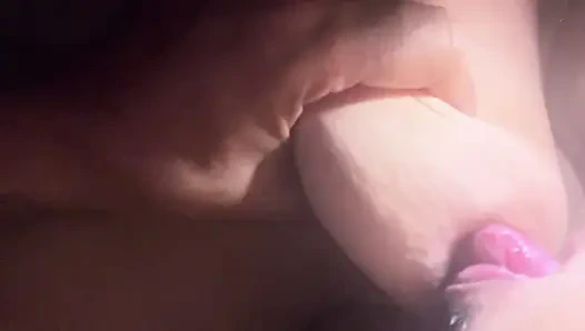 Emme kardeşler büyük göğüsler..