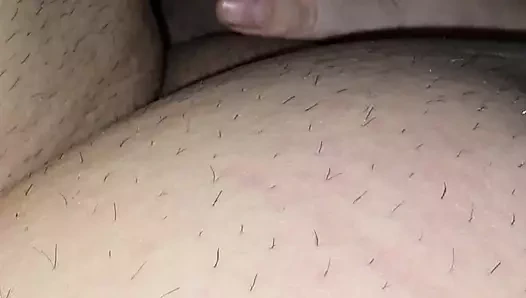 Üvey anne yatak odasında utanmadan üvey oğlunun yarağıyla mastürbasyon yapıyor