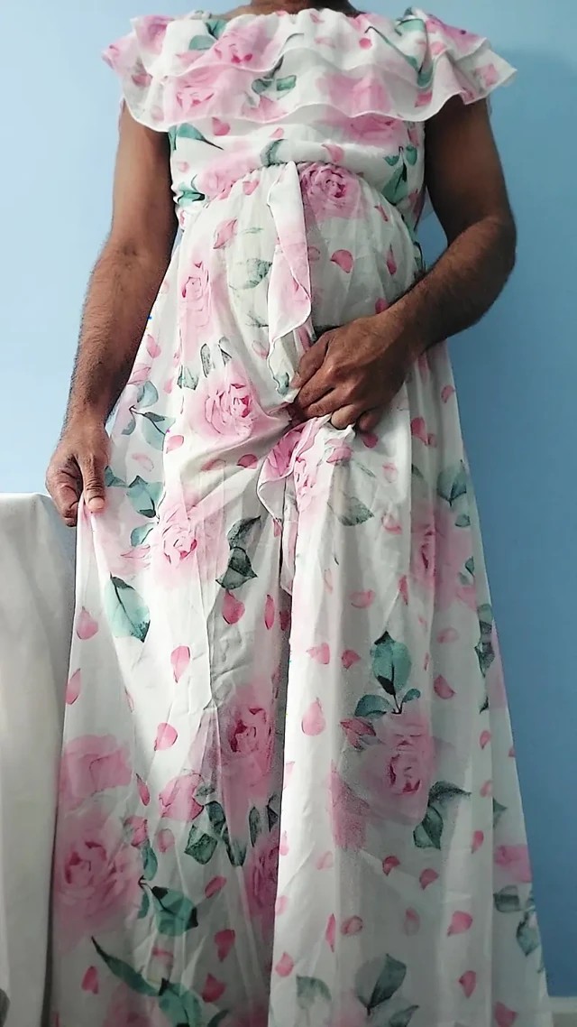 Split Roses Chiffon Seethrough Silk Frock giyerek mastürbasyon yapıyorum
