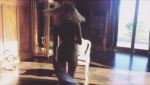 Elsa hosk sürtük özel dans şerit