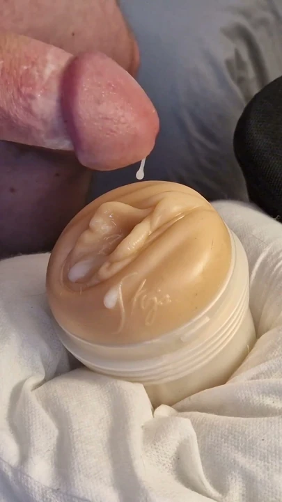 Büyük Beyaz Sik Fleshlight'ın İçine ve Üzerine Boşalana Kadar Sikiyor (İç Boşalma Boşalma Tiedtocum | Bölüm 1