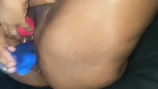 Vibratörle amımı uyarıyor sert boşalıyor