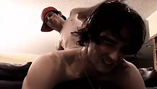 Ian madrox ve Dustin kilimin şaplak ile yaramaz olsun