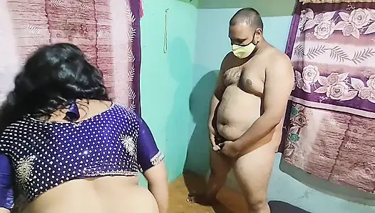 Seks yengesi sevgilisi için ateşli dans ediyor ve amını hediye ediyor