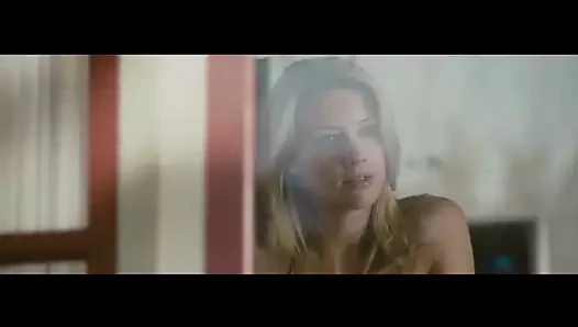 Amber üvey babasında duydu