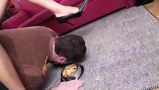 Edepsiz sürtüklerle kadın egemenliği partisi